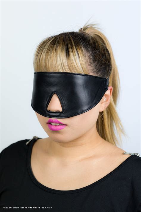 blindfold trick sex